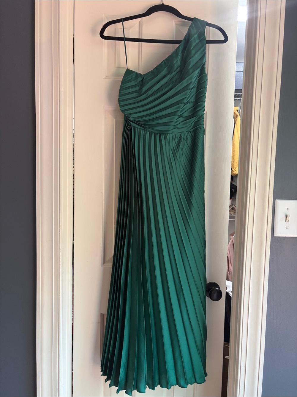 Abercrombie & Fitch One-Shoulder Emerald Green Pleated Evening Dress